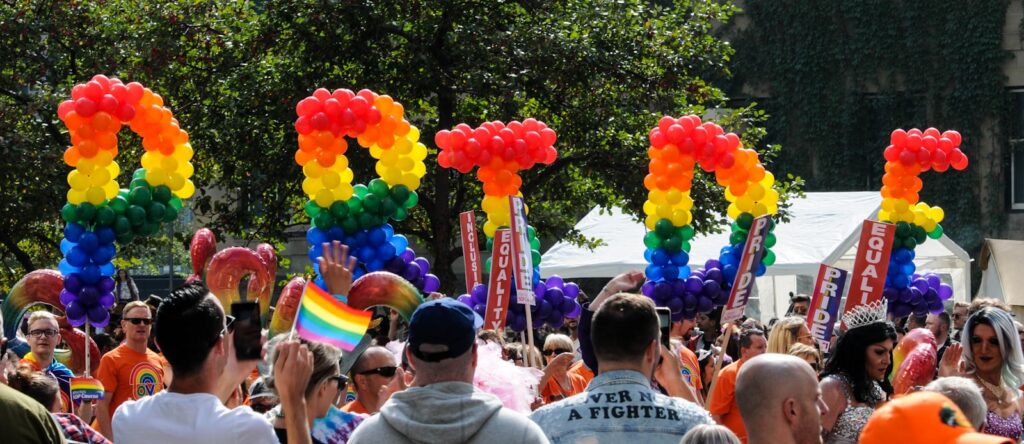 Pride 퍼레이드 — Rainbow 가족과 LGBTQ+ 커뮤니티